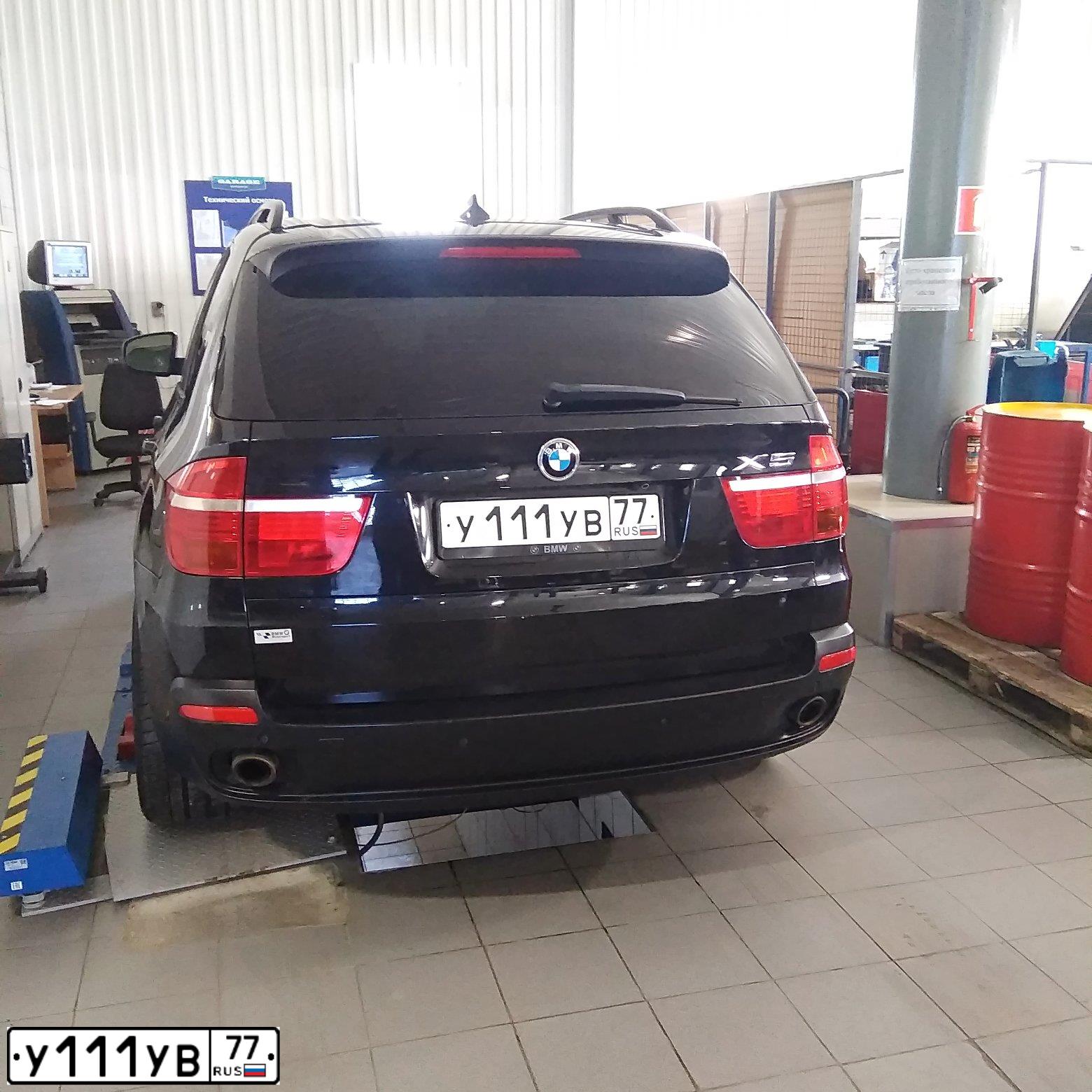 Фото автомобиля BMW X5, 2009 — госномер У111УВ77. Цвет: ЧЕРНЫЙ