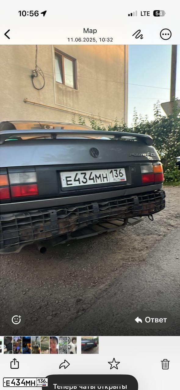 Фото автомобиля VOLKSWAGEN PASSAT, 1991 — госномер Е434МН136. Цвет: белый(серый)