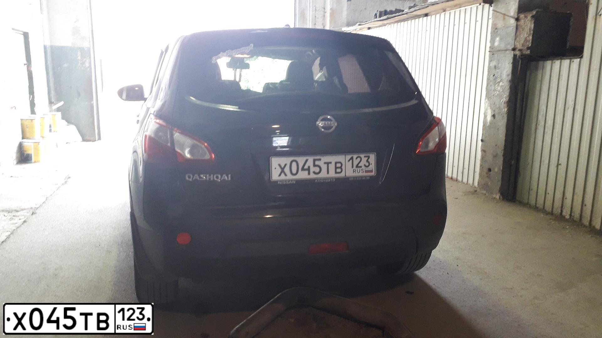 Фото автомобиля NISSAN QASHQAI, 2010 — госномер Т300ОВ123. Цвет: ЧЕРНЫЙ