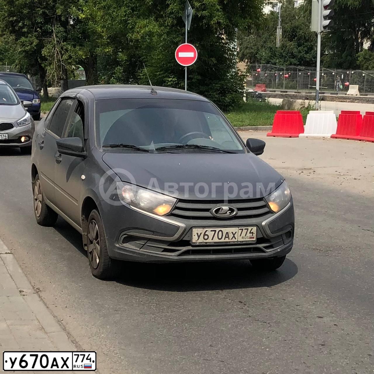 Фото автомобиля LADA GRANTA 219040, 2022 — госномер У670АХ774. Цвет: СЕРЫЙ