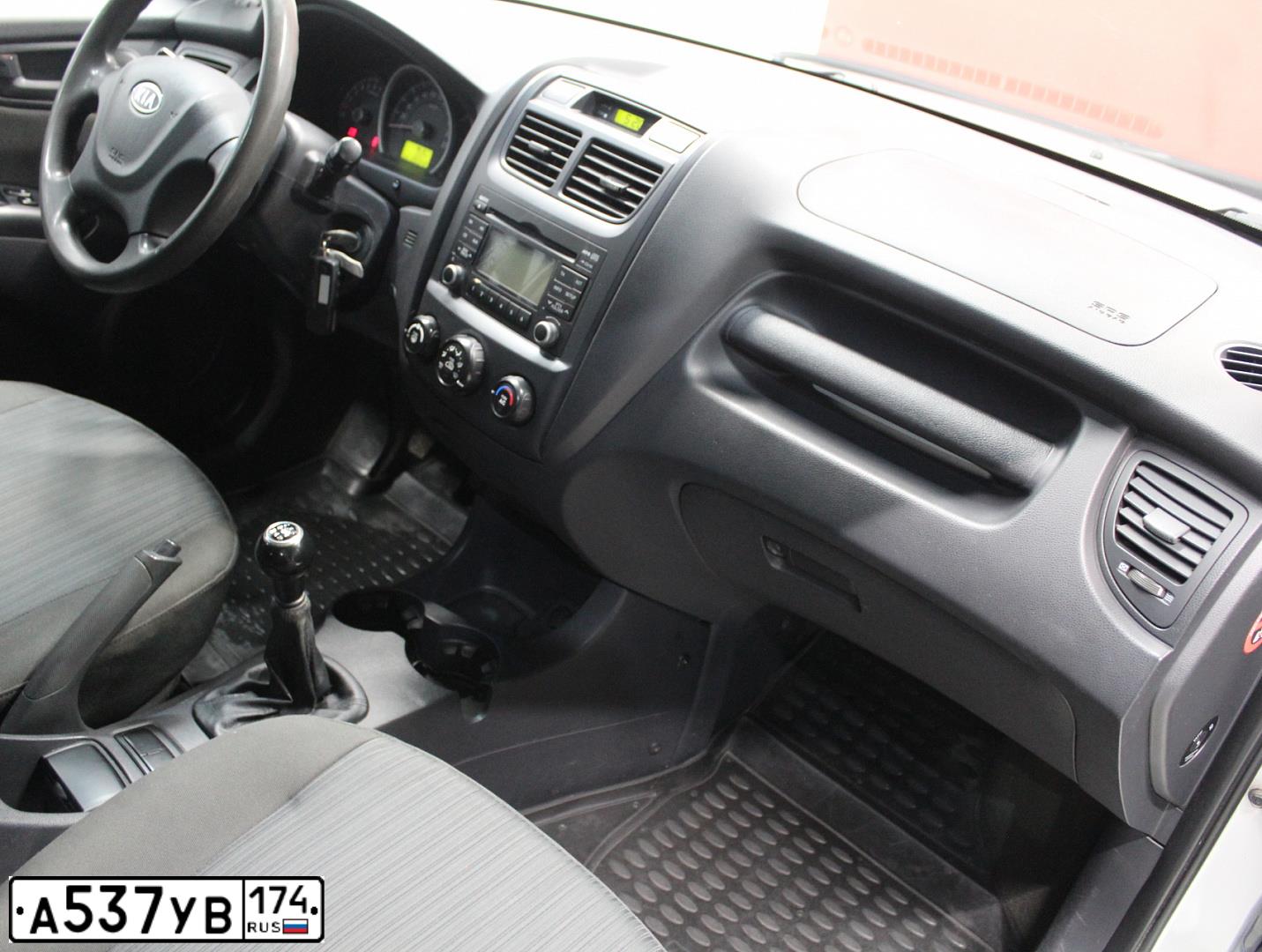 Фото автомобиля KIA SPORTAGE, 2009 — госномер А537УВ174. Цвет: ПЕРЛАМУТРОВО-СЕРЕБРИСТЫЙ