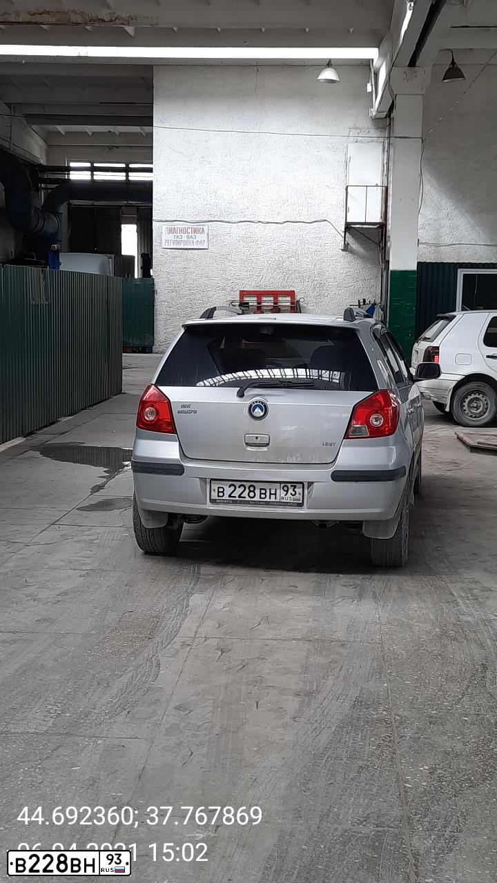 Фото автомобиля GEELY Y MK CROSS, 2012 — госномер В228ВН93