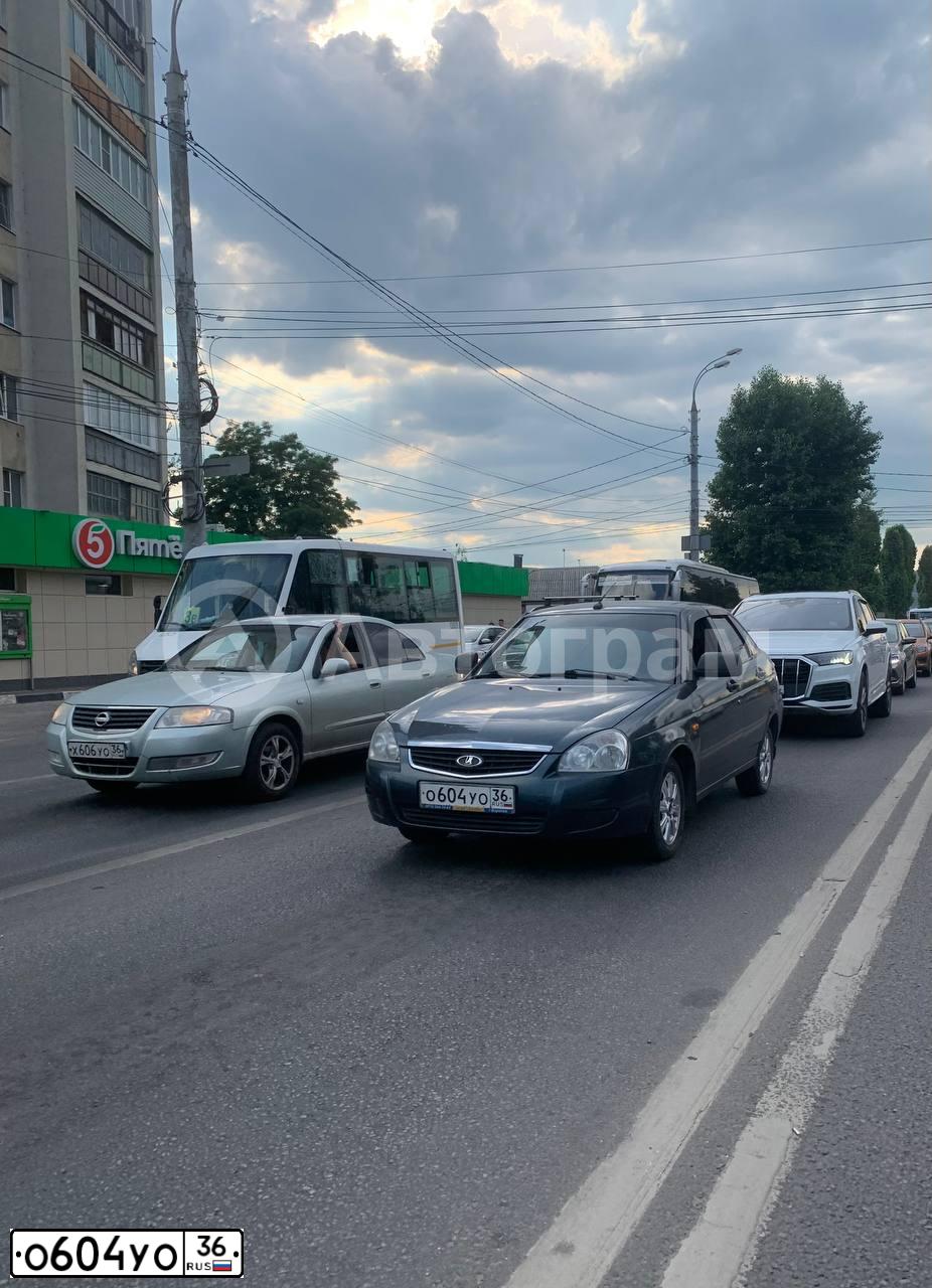 Фото автомобиля LADA 2172 PRIORA, 2012 — госномер О604УО36. Цвет: сине-зеленый