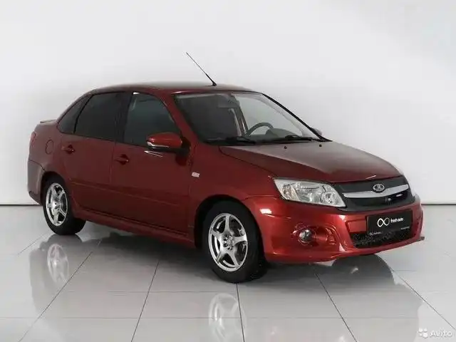 Фото автомобиля LADA 2190 GRANTA, 2017 — госномер В381НА92. Цвет: Красный