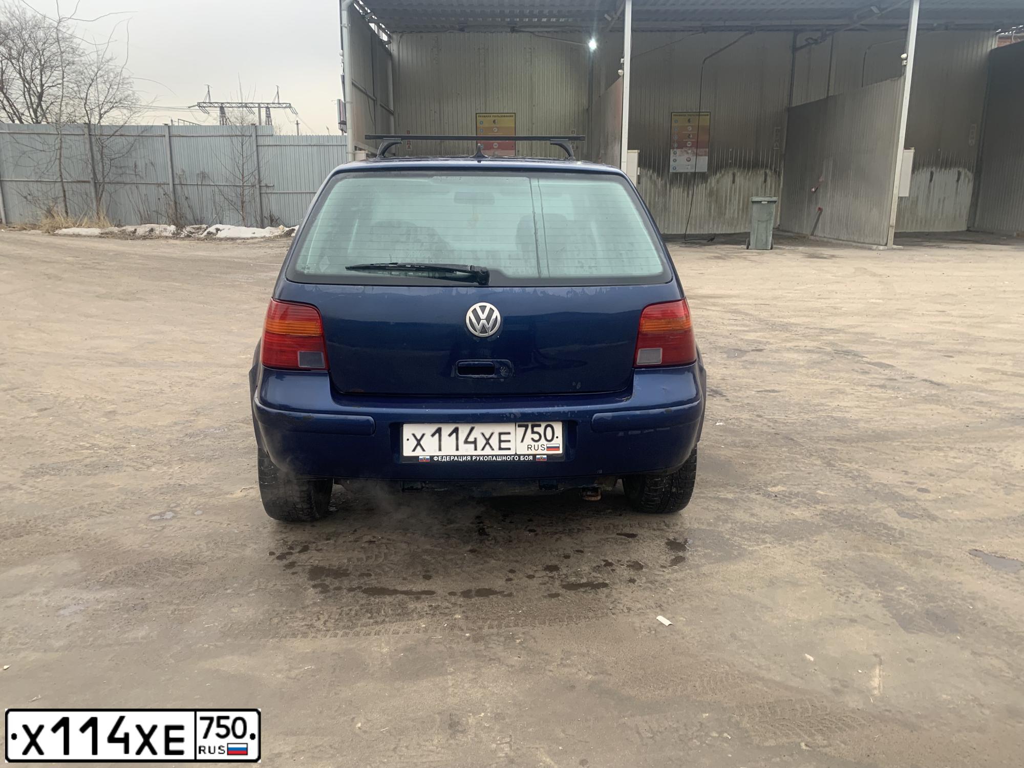 Фото автомобиля VOLKSWAGEN GOLF, 1999 — госномер А427ТР190. Цвет: СИНИЙ ТЕМНО-СИНИЙ