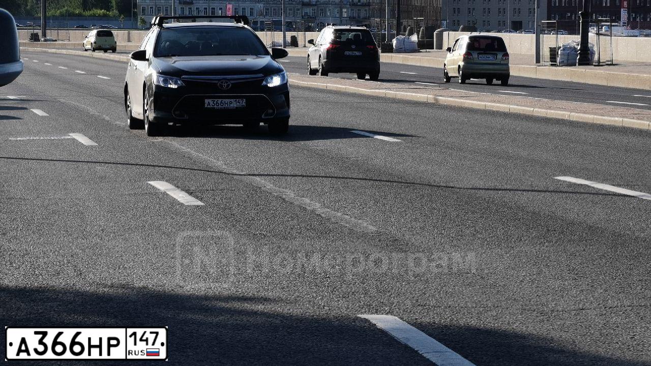 Фото автомобиля TOYOTA CAMRY, 2016 — госномер А366НР147. Цвет: ЧЕРНЫЙ МЕТАЛЛИК