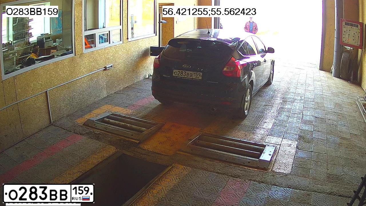 Фото автомобиля FORD FOCUS, 2014 — госномер М022ЕР774. Цвет: ЧЕРНЫЙ
