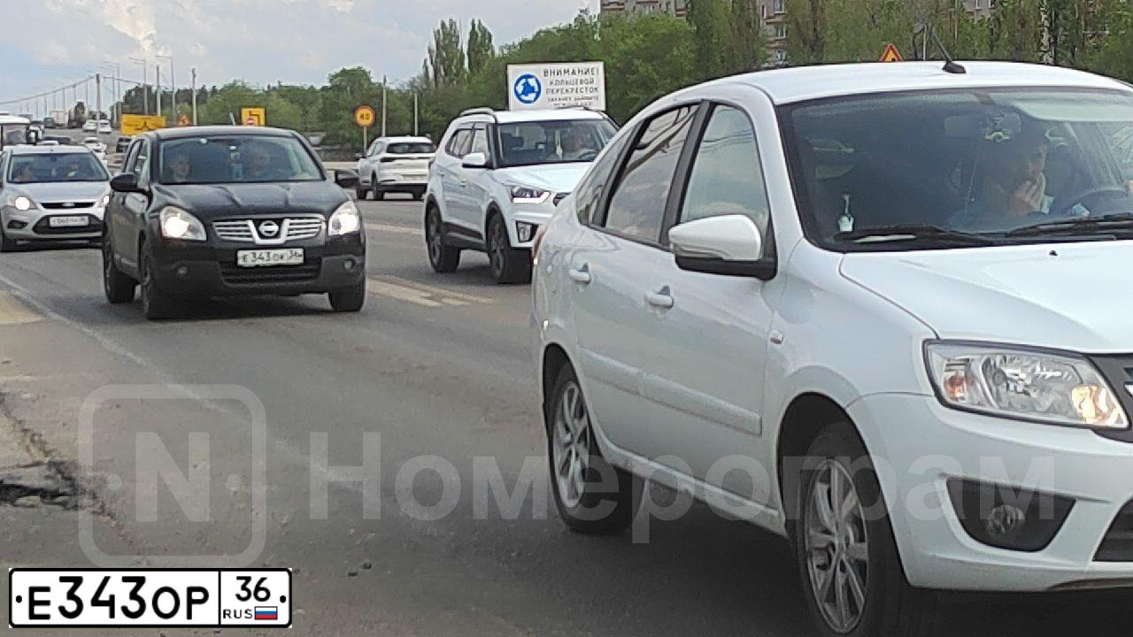 Фото автомобиля VOLKSWAGEN TOUAREG, 2011 — госномер К903КК36. Цвет: ЧЕРНЫЙ