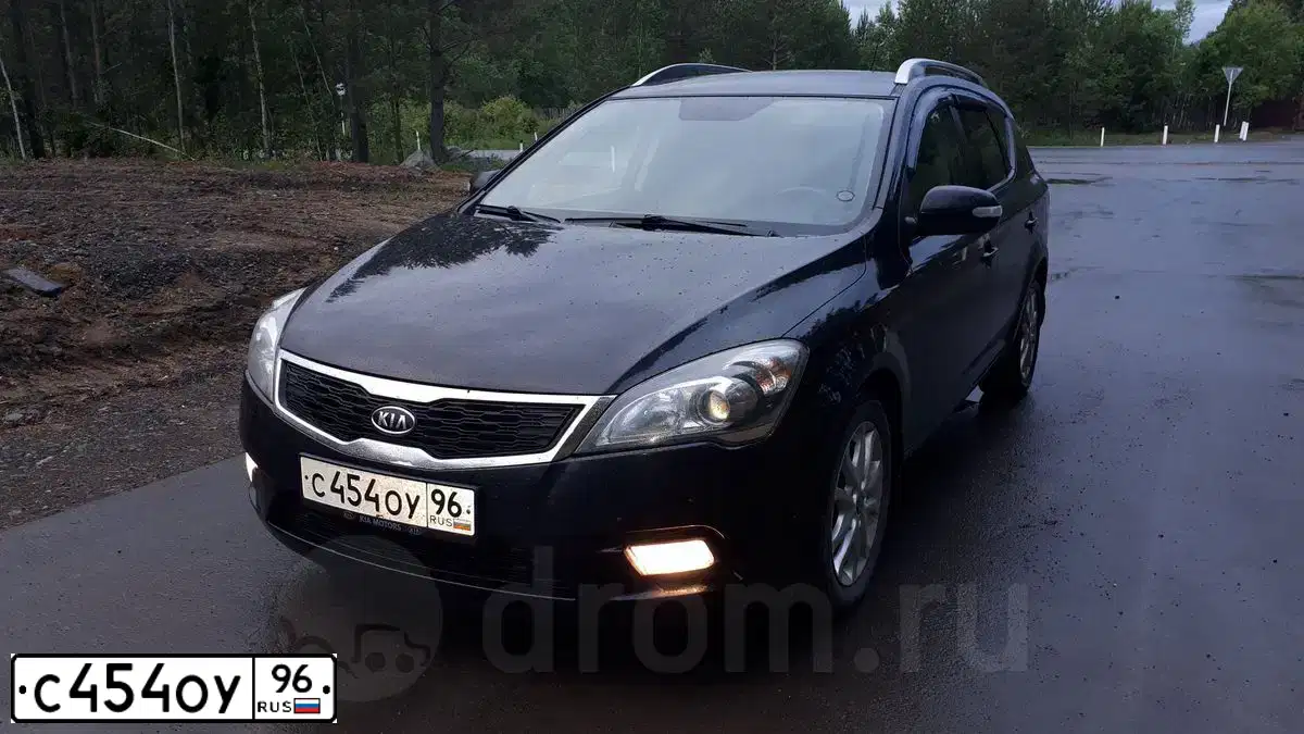 Фото автомобиля KIA CEE'D, 2011 — госномер С394ХС72. Цвет: ЧЕРНЫЙ ПЕРЛАМУТР