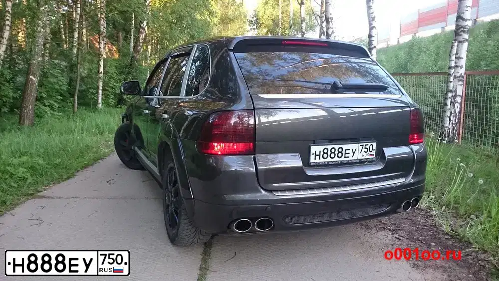 Фото автомобиля AUDI S8, 2000 — госномер Е529ВУ750. Цвет: Серебристый