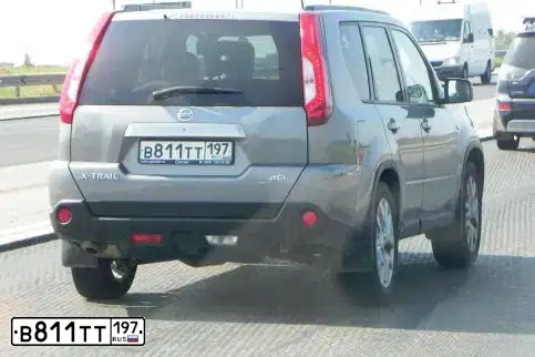 Фото автомобиля NISSAN X-TRAIL, 2012 — госномер В811ТТ197. Цвет: СЕРЫЙ