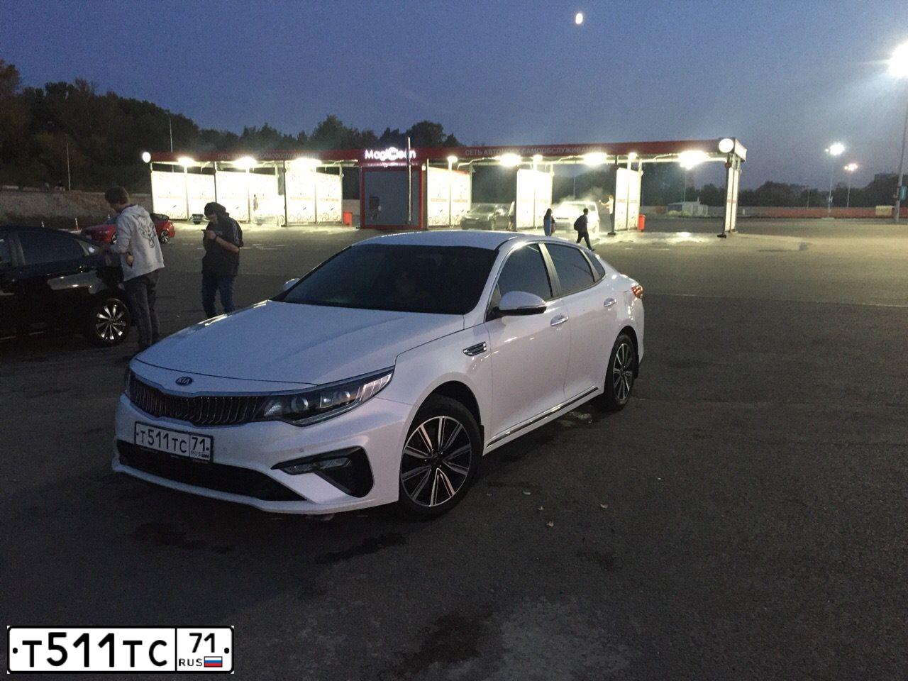 Фото автомобиля KIA OPTIMA, 2019 — госномер У596ХС57. Цвет: Белый