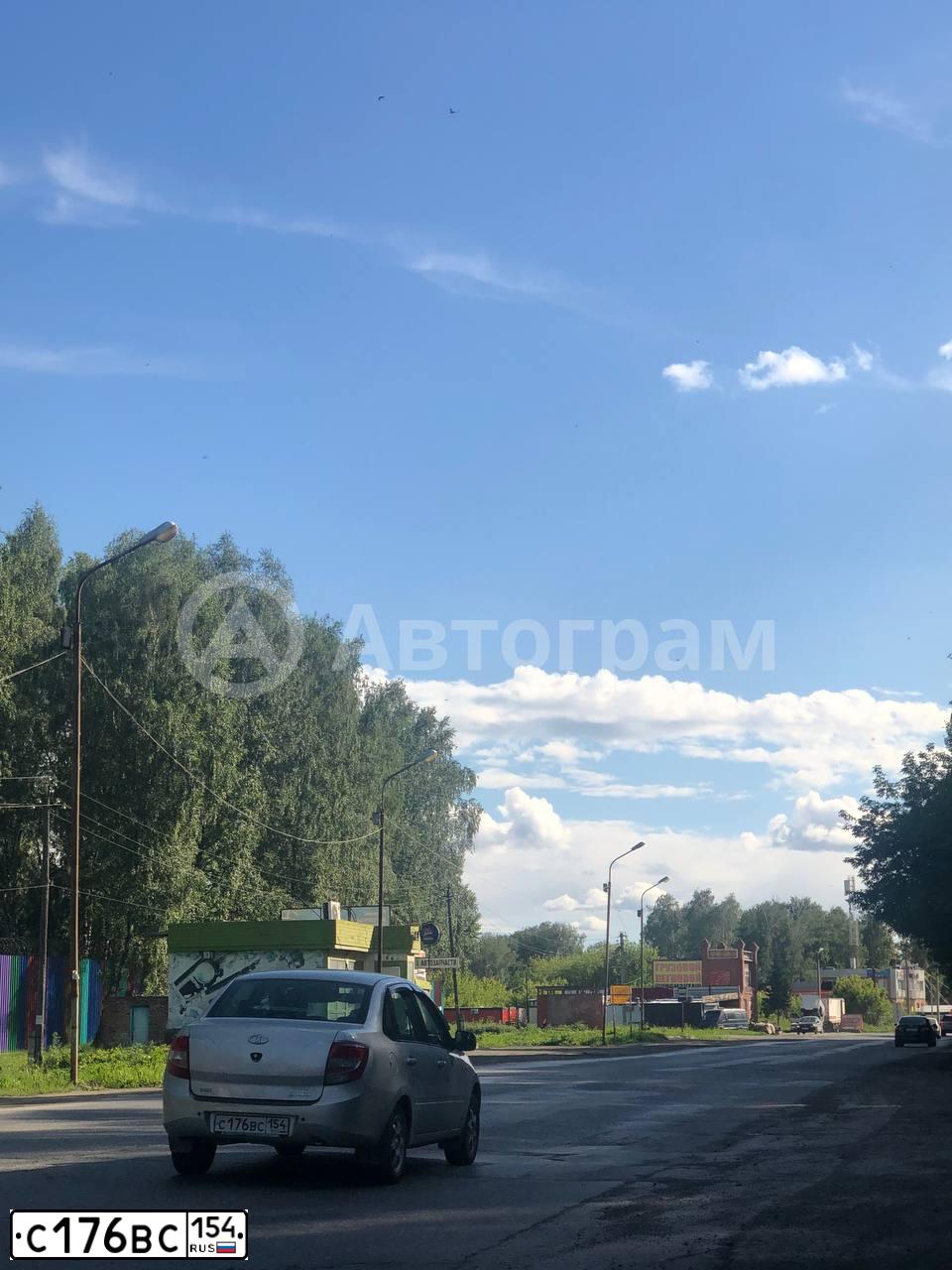 Фото автомобиля LADA GRANTA, 2013 — госномер С721АМ126. Цвет: Серебристый