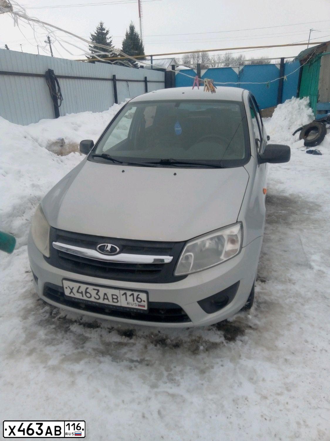 Фото автомобиля LADA 2190 GRANTA, 2015 — госномер Х463АВ116. Цвет: Серебристый