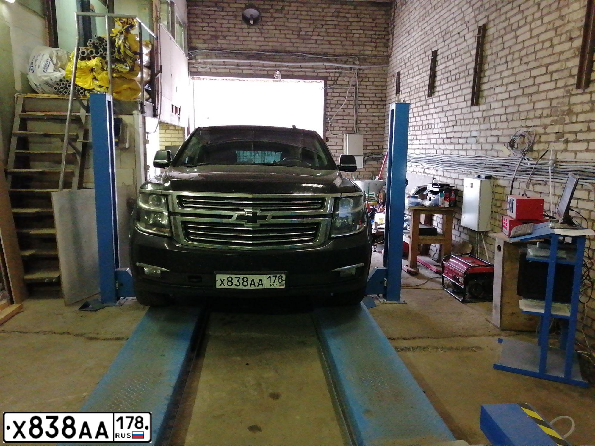Фото автомобиля CHEVROLET TAHOE, 2016 — госномер Х838АА178. Цвет: ЧЕРНЫЙ