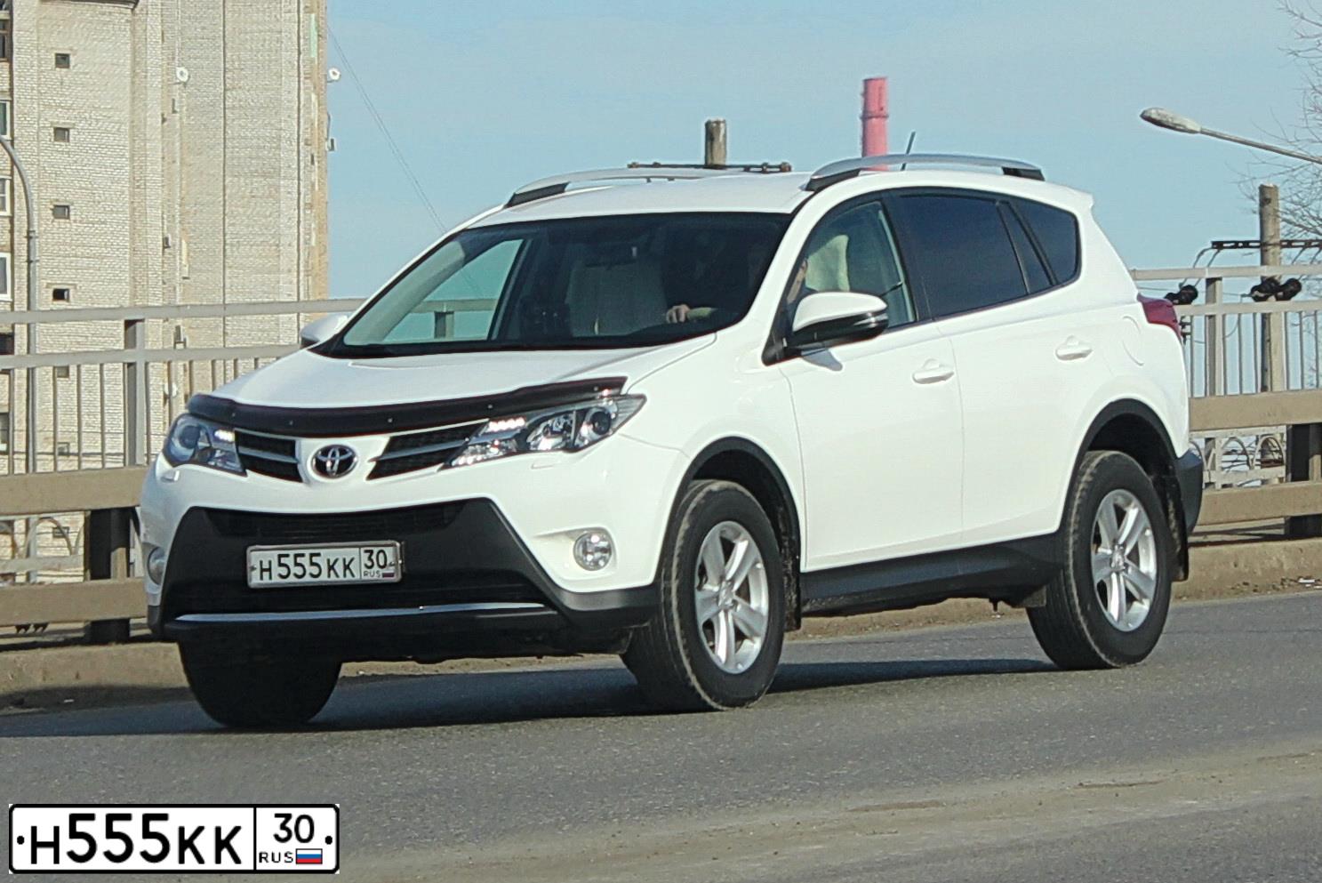 Фото автомобиля TOYOTA COROLLA, 2005 — госномер Н555КК30. Цвет: СВЕТЛО-ГОЛУБОЙ