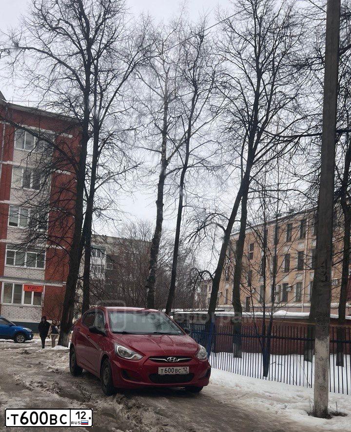 Фото автомобиля HYUNDAI SOLARIS, 2012 — госномер Т600ВС12. Цвет: КРАСНЫЙ ГРАНАТ