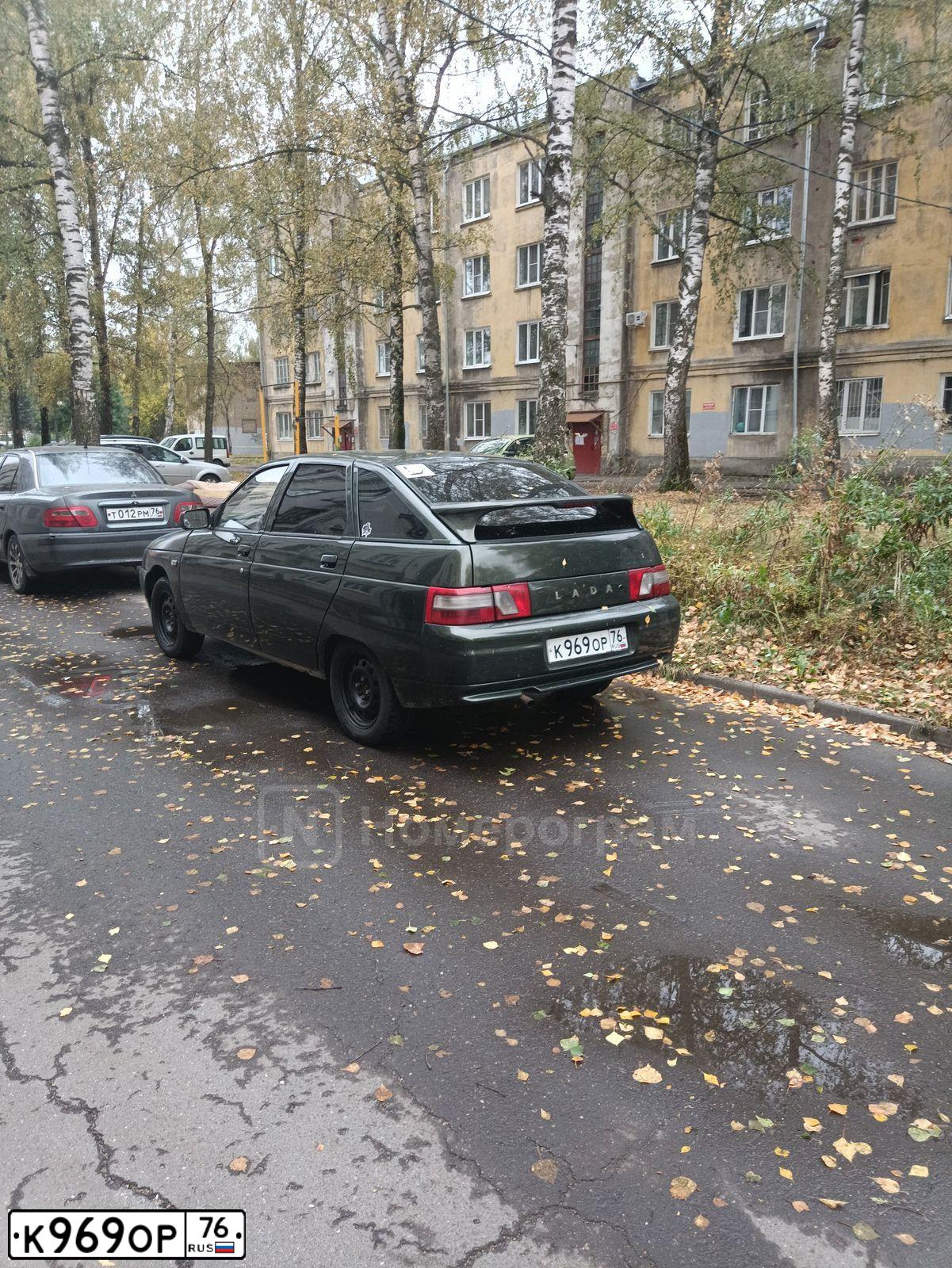 Фото автомобиля LADA 2112, 2006 — госномер К969ОР76. Цвет: ЗОЛОТИСТЫЙ ТЕМНО-ЗЕЛЕНЫЙ