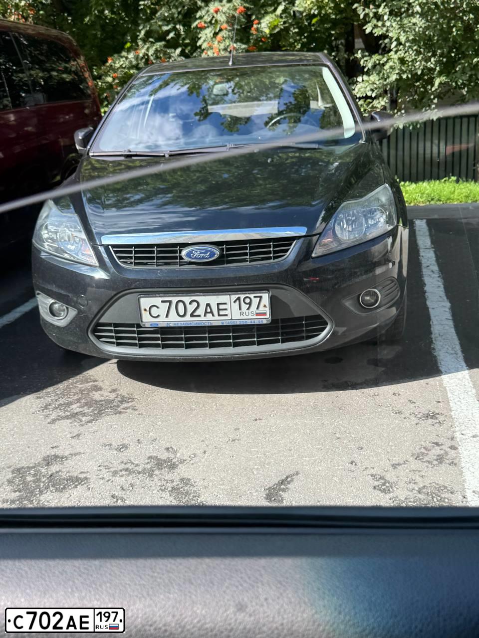Фото автомобиля FORD FOCUS, 2010 — госномер С702АЕ197. Цвет: ЧЕРНЫЙ