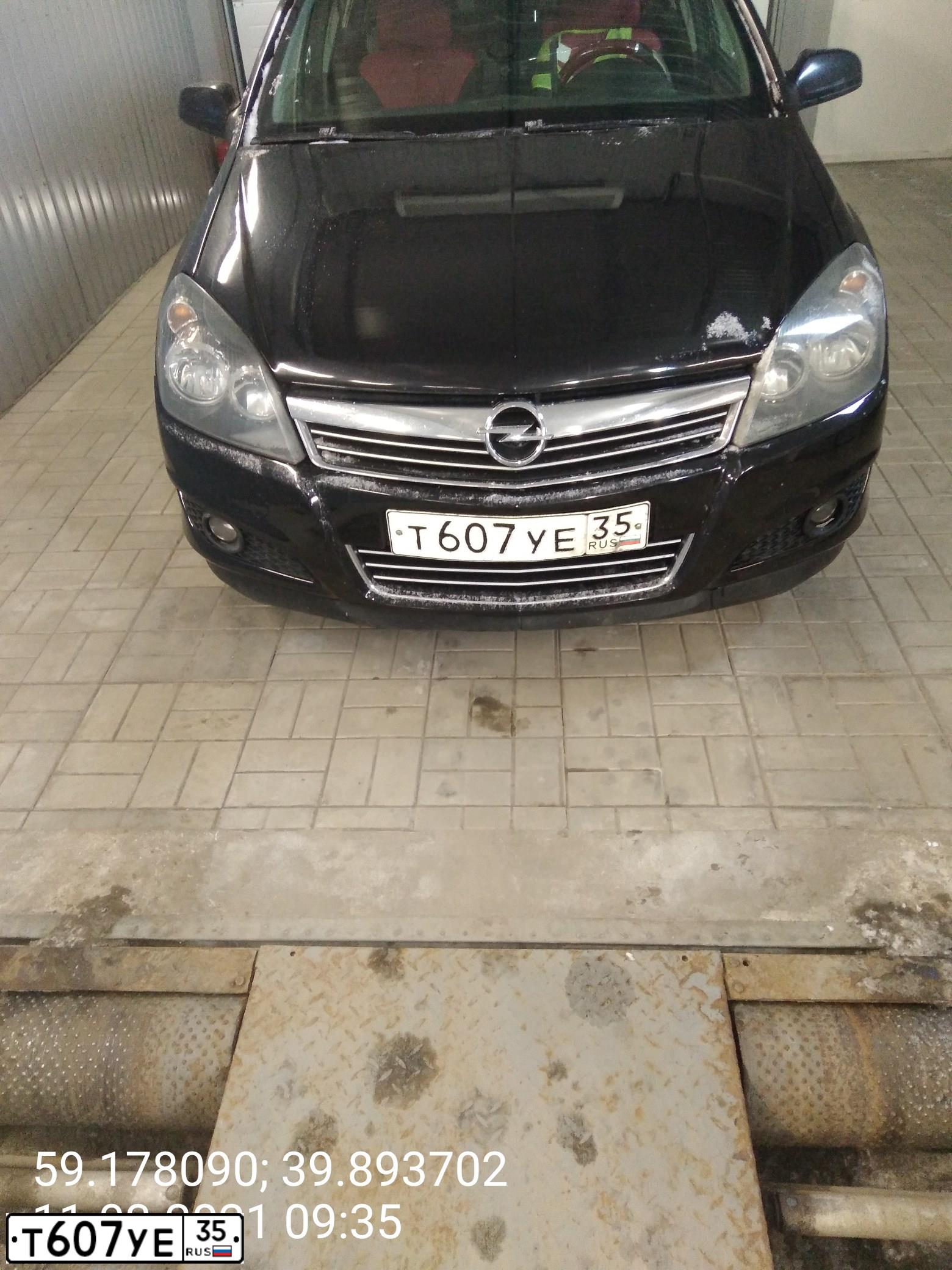 Фото автомобиля OPEL ASTRA, 2008 — госномер У415ТМ43. Цвет: ЧЕРНЫЙ