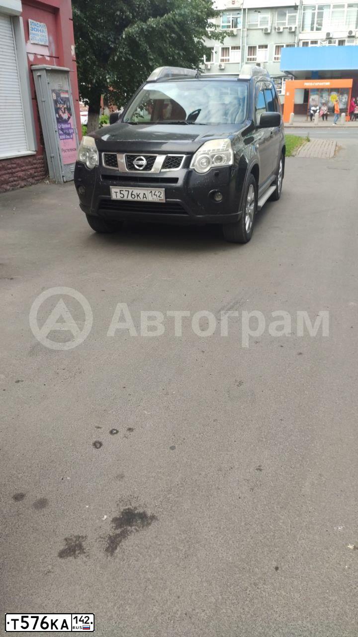 Фото автомобиля NISSAN X-TRAIL, 2011 — госномер Т576КА142. Цвет: ЧЕРНЫЙ