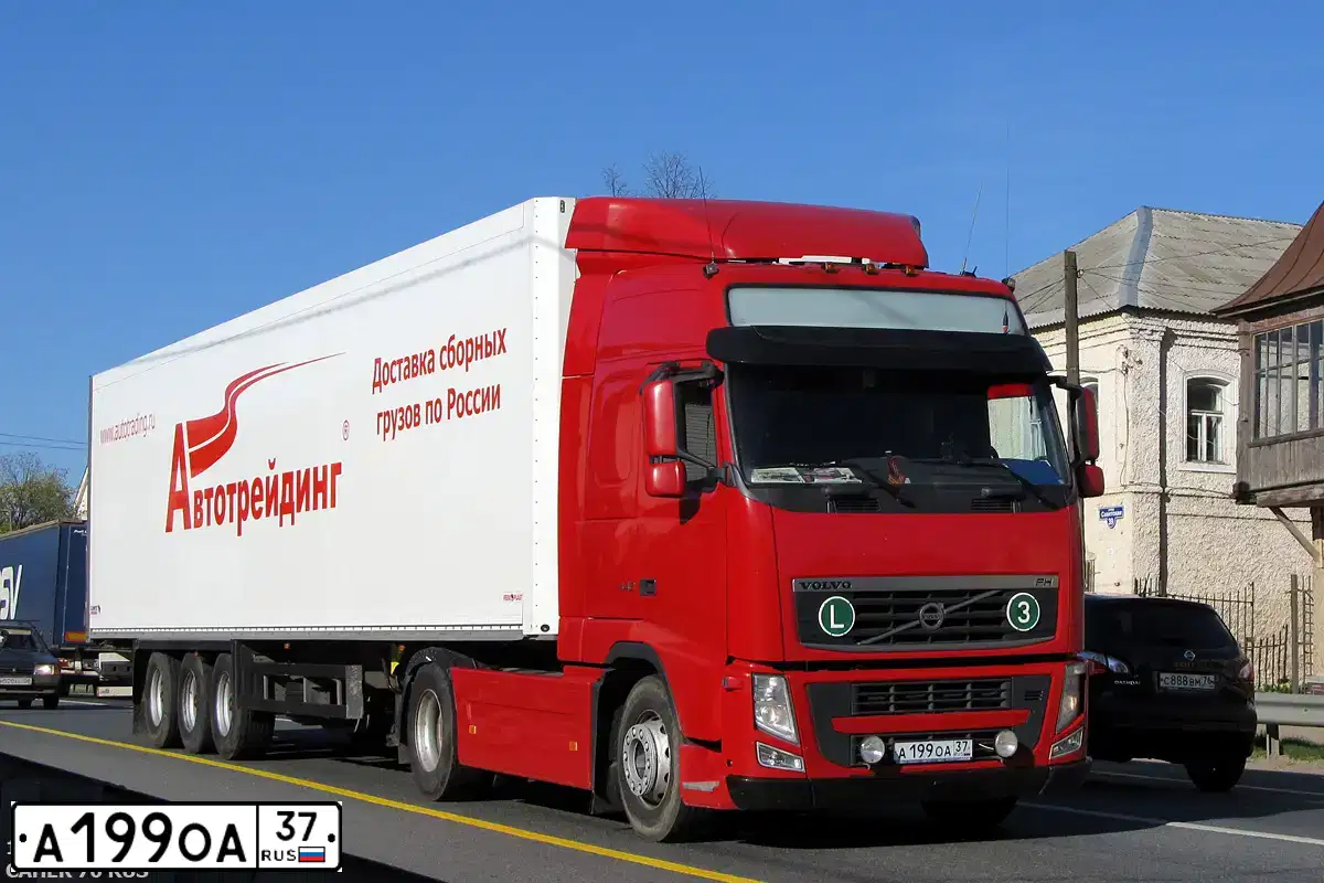 Фото автомобиля VOLVO SERIE FH /4X2/, 2010 — госномер А199ОА37. Цвет: Красный