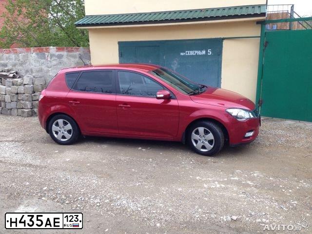 Фото автомобиля KIA CEE'D, 2011 — госномер Н435АЕ123. Цвет: Красный