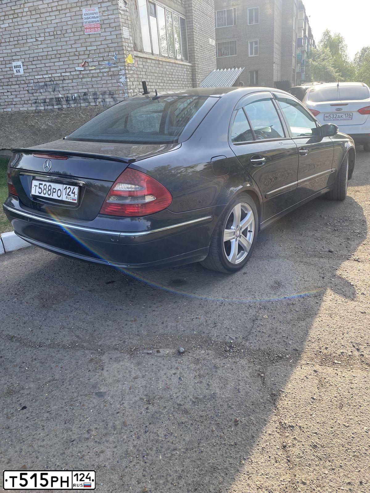 Фото автомобиля TOYOTA CAMRY, 2013 — госномер Т515РН124. Цвет: Белый