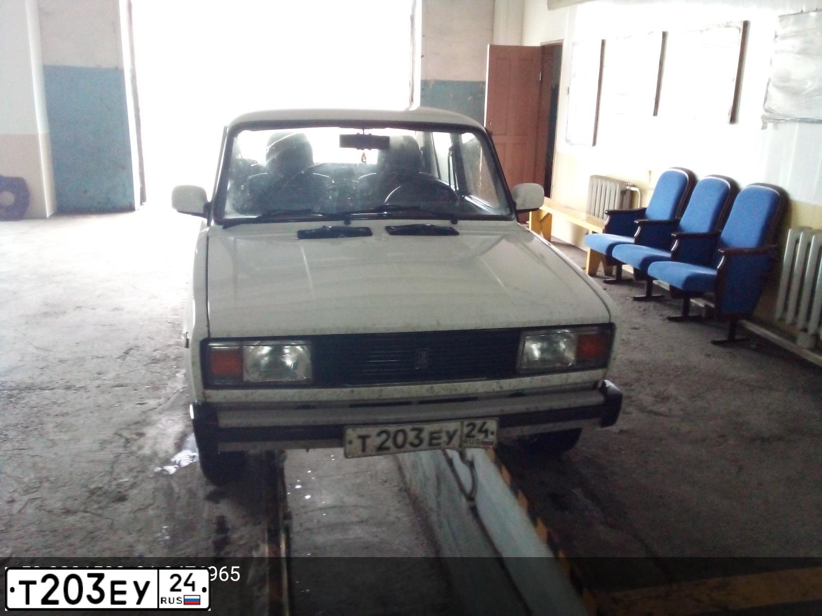 Фото автомобиля VAZ 2105 LADA, 1998 — госномер Т203ЕУ24. Цвет: ЯРКО-БЕЛЫЙ
