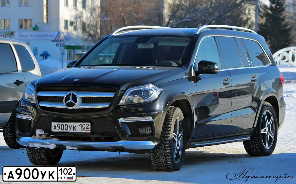 Фото автомобиля MERCEDES-BENZ 500, 2013 — госномер М838СМ95. Цвет: ЧЕРНЫЙ