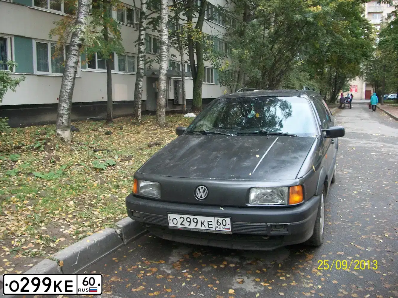 Фото автомобиля VOLKSWAGEN PASSAT, 1989 — госномер К134ХЕ98. Цвет: СЕРЫЙ