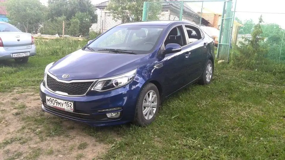 Фото автомобиля LADA 2190 GRANTA, 2012 — госномер Х102УО152. Цвет: ГОЛУБОЙ
