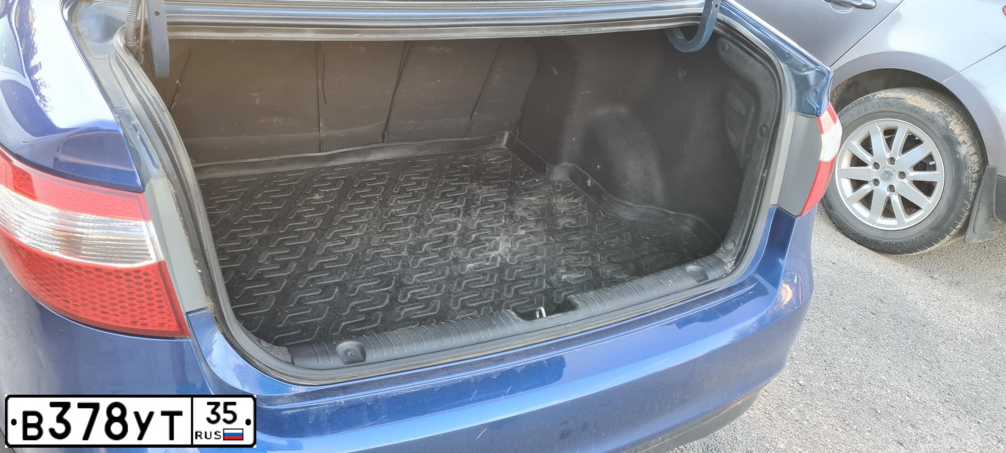 Фото автомобиля KIA RIO, 2012 — госномер В378УТ35. Цвет: синий
