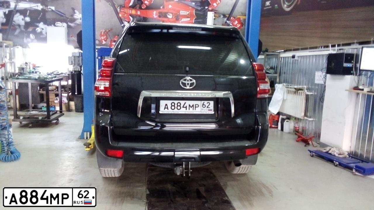 Фото автомобиля TOYOTA LANDCRUISER, 2011 — госномер А884МР62. Цвет: ЧЕРНЫЙ