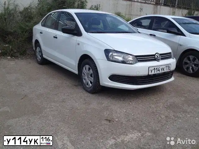 Фото автомобиля VOLKSWAGEN POLO, 2015 — госномер У137УЕ123. Цвет: Белый