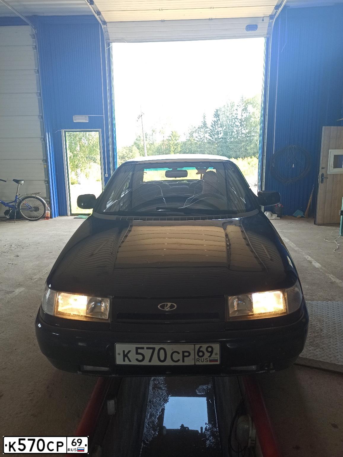 Фото автомобиля LADA 2110 LADA, 2001 — госномер О920ОТ93. Цвет: ЧЕРНЫЙ