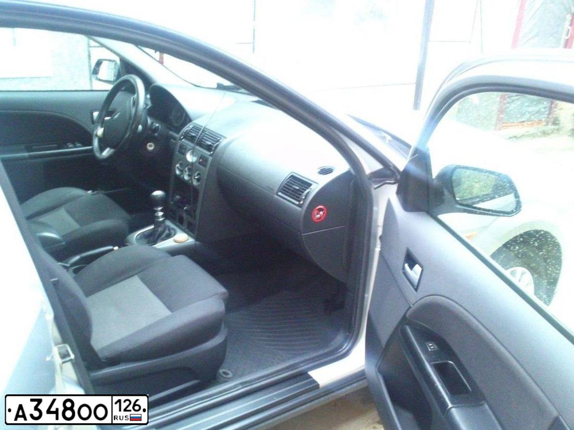 Фото автомобиля FORD MONDEO, 2002 — госномер О842ОО36. Цвет: СЕРЕБРИСТЫЙ