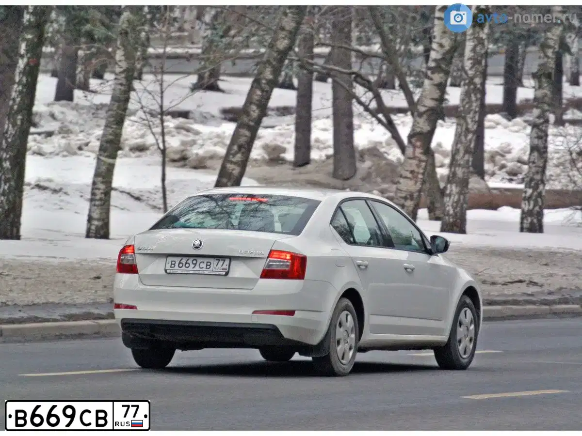 Фото автомобиля SKODA OCTAVIA, 2012 — госномер С070НН05. Цвет: Белый