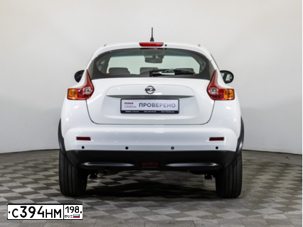 Фото автомобиля NISSAN JUKE, 2014 — госномер О912ВС198. Цвет: Белый