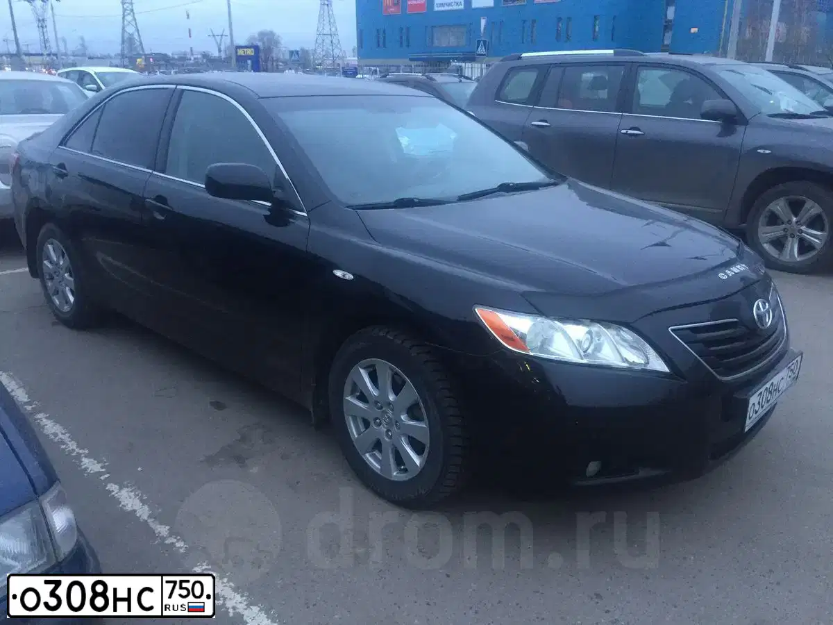 Фото автомобиля TOYOTA CAMRY, 2007 — госномер Е333УЕ32. Цвет: ЧЕРНЫЙ