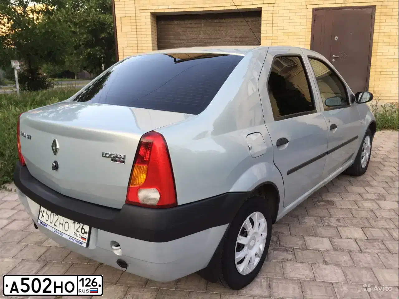 Фото автомобиля RENAULT LOGAN, 2008 — госномер В255ХР126. Цвет: СЕРЫЙ