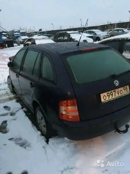 Фото автомобиля SKODA FABIA, 2005 — госномер О997УО98. Цвет: синий
