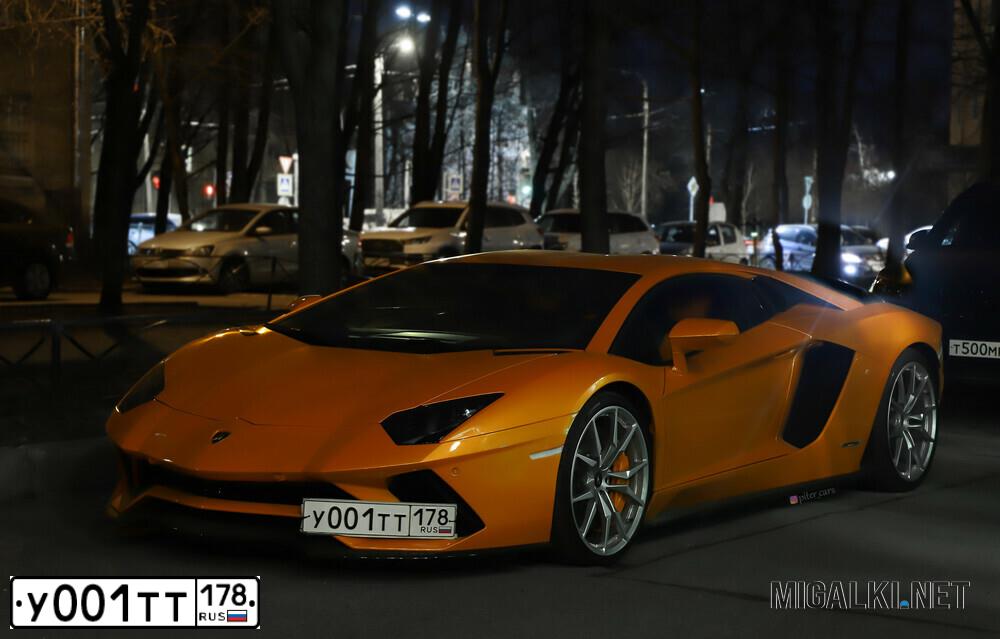 Фото автомобиля LAMBORGHINI AVENTADOR, 2017 — госномер У001ТТ178. Цвет: Оранжевый