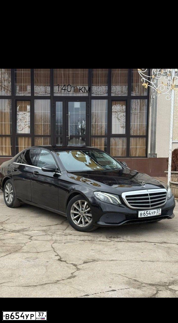 Фото автомобиля MERCEDES E-KLASSE, 2019 — госномер В555СУ198. Цвет: ЧЕРНЫЙ