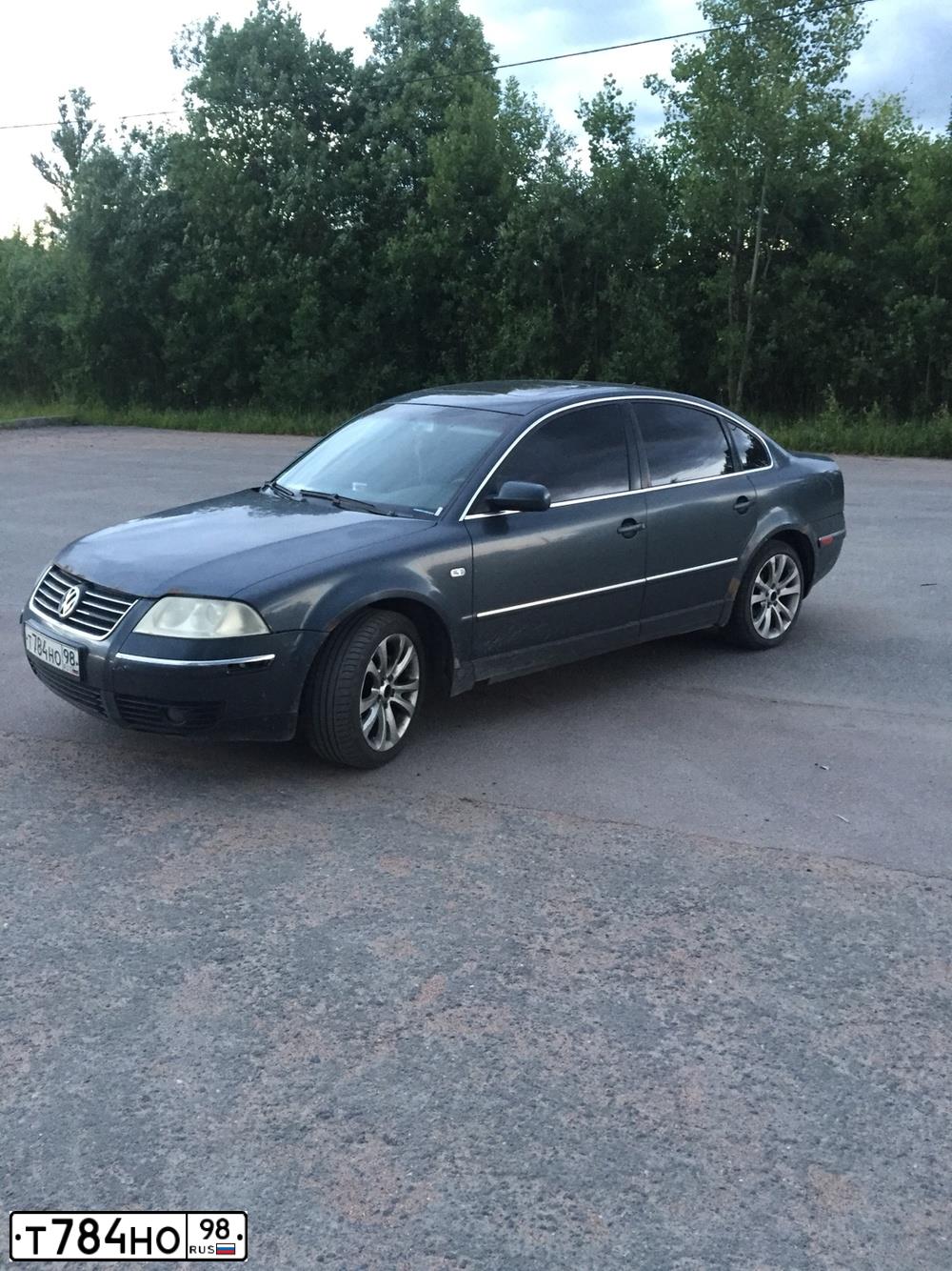 Фото автомобиля VOLKSWAGEN PASSAT, 2002 — госномер Т784НО98. Цвет: ТЕМНО-СЕРЫЙ
