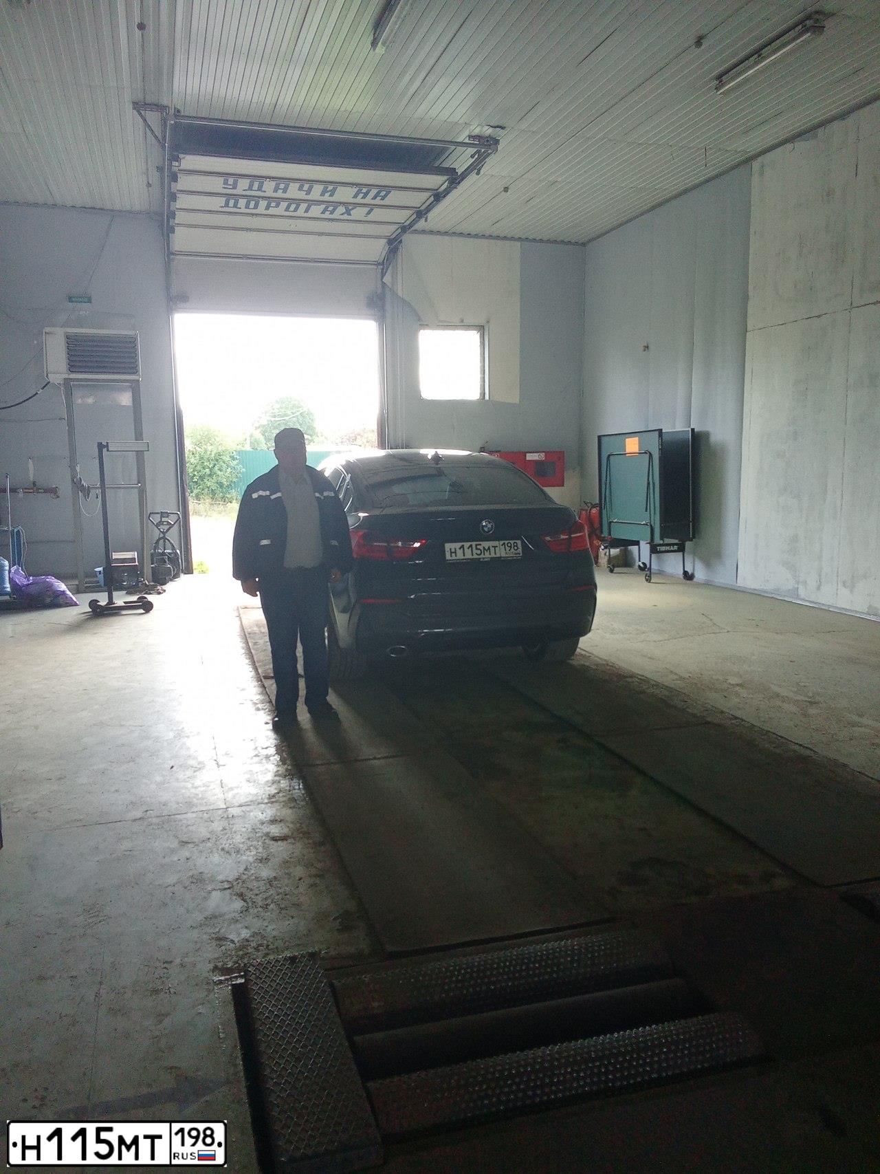 Фото автомобиля BMW X4, 2016 — госномер Е387ЕУ147. Цвет: ЧЕРНО-СИНИЙ