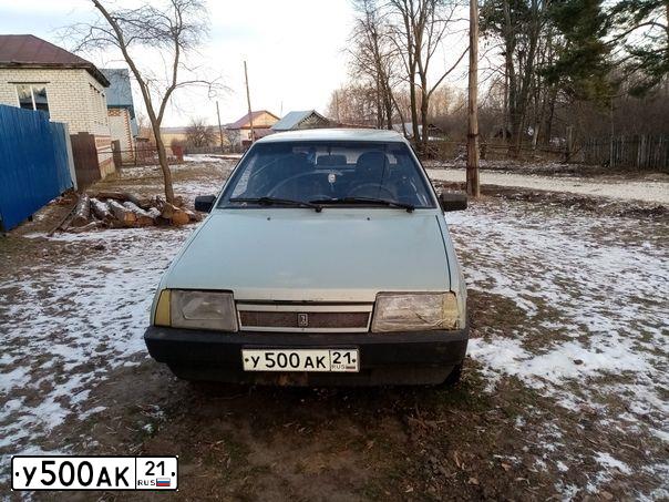 Фото автомобиля LADA LARGUS, 2013 — госномер Е444ВВ21. Цвет: Серебристый