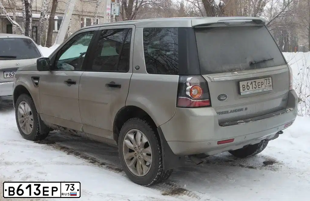 Фото автомобиля LANDROVER FREELANDER, 2012 — госномер Е125ОС716. Цвет: СЕРЫЙ