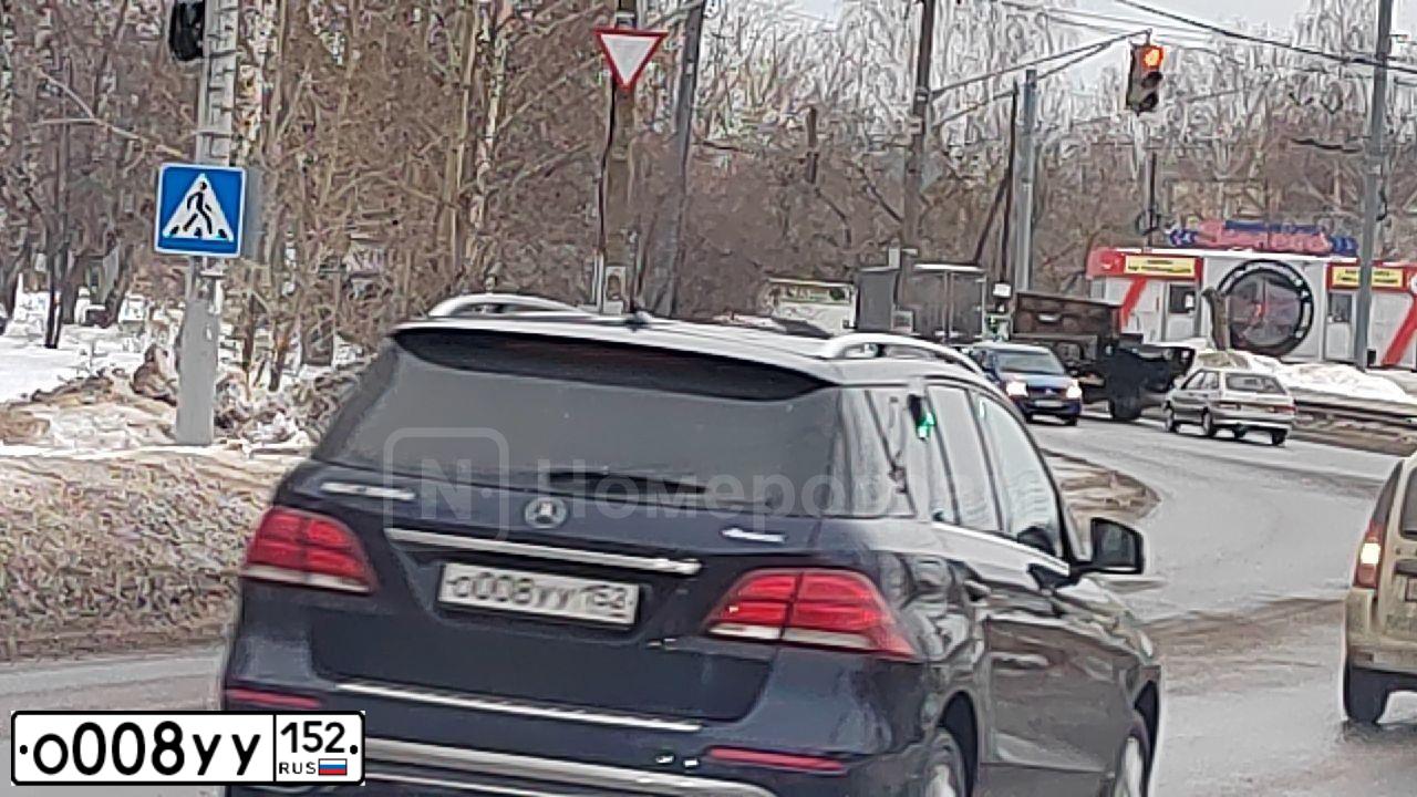 Фото автомобиля MERCEDES GLE-KLASSE, 2017 — госномер Т008КА152. Цвет: синий