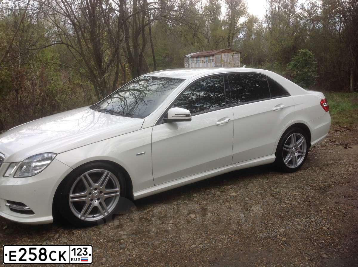 Фото автомобиля MERCEDES E-KLASSE, 2012 — госномер О009НА161. Цвет: Белый
